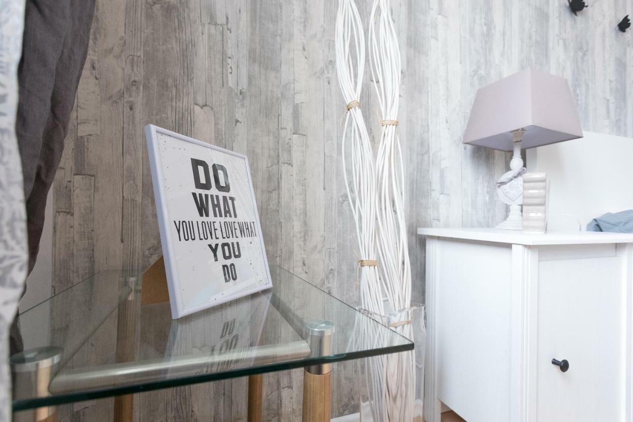 Cute Red Star Studio City Center ウィーン エクステリア 写真